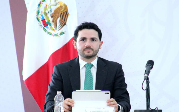 Se va Ermilo Barrera de Economía estatal