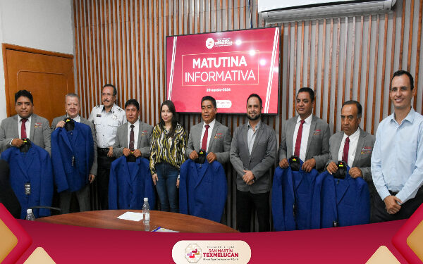 Banda Sinfónica Municipal de Texmelucan recibe uniformes