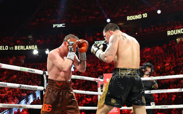 Canelo domina ring