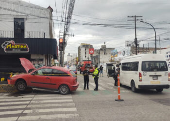 Unidades de transporte público protagonizaron par de choques en Puebla