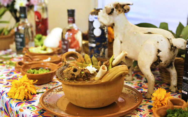 Preservan la receta del mole de caderas