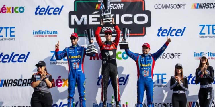 Alex de Alba Jr. a la final de la Nascar México