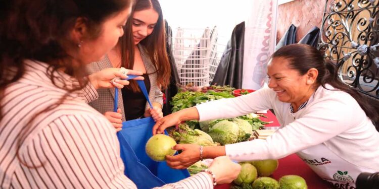 Impulso a productores con Mercados del Bienestar