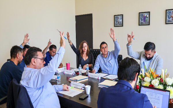 Autoridades premian logros deportivos