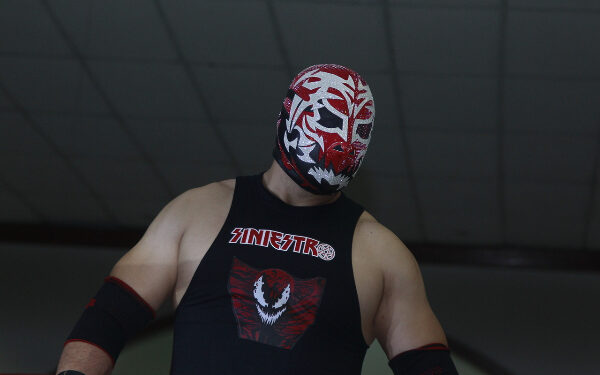 Barberías y lucha libre unen fuerzas en función