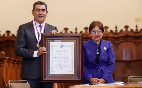 Reconoce BUAP visión humanista de Céspedes