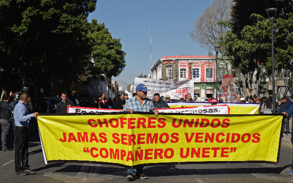 Alejandro Armenta revisará concesiones de transporte