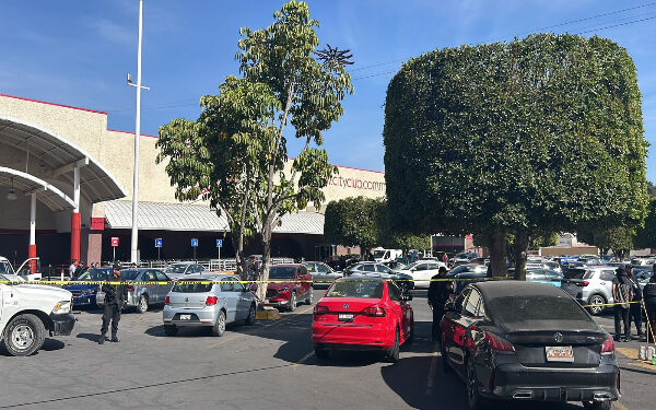 Balacera tras asalto a cuentahabiente en Puebla; hay un muerto