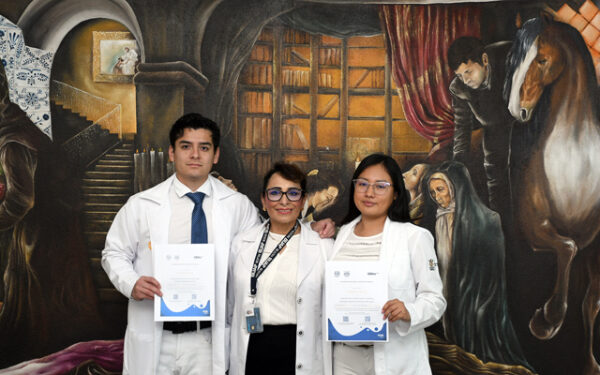 Pasantes de medicina, premiados