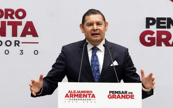 Presenta Alejandro Armenta su declaración patrimonial