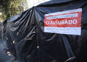 Clausuran obras en Central de Abasto por irregulares