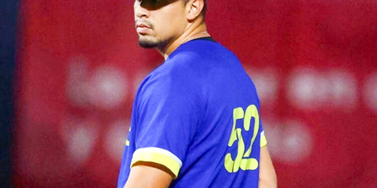Pericos de Puebla ficha a Víctor Vargas