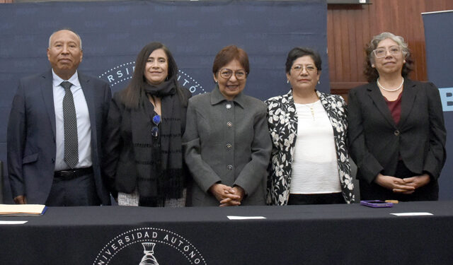 BUAP: Rectora toma protesta a nueva directora de la Facultad de Lenguas