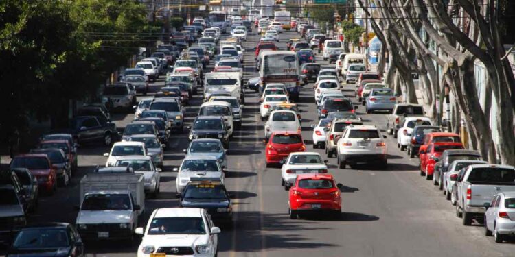 Crece el caos vial en Puebla capital
