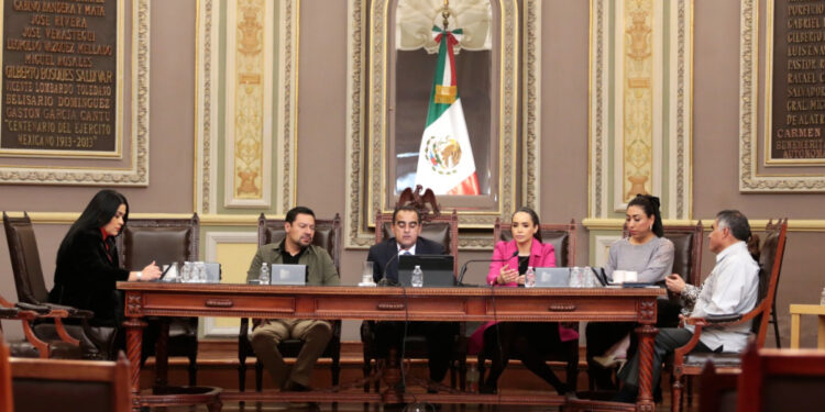 Congreso de Puebla: Reciben terna de aspirantes a titularidad de la FGE