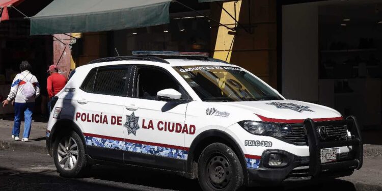 Unificarán colores en patrullas y uniformes de policías