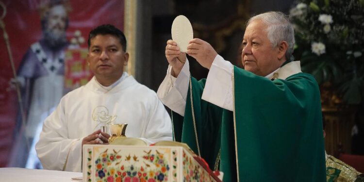 Arzobispo urge a frenar violencia