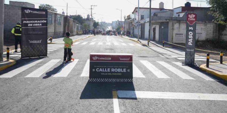 Pavimentan calle Roble tras 20 años
