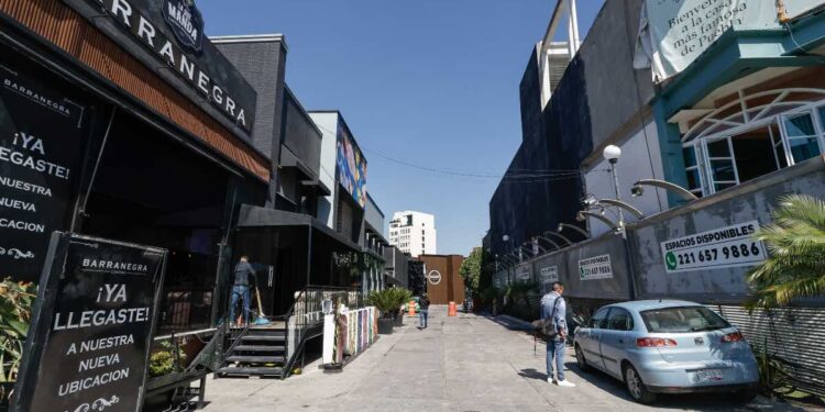 Sin personal acreditado, bares en Puebla