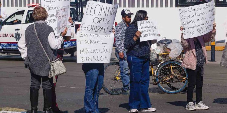Clientes de Go Travel protestan por fraude