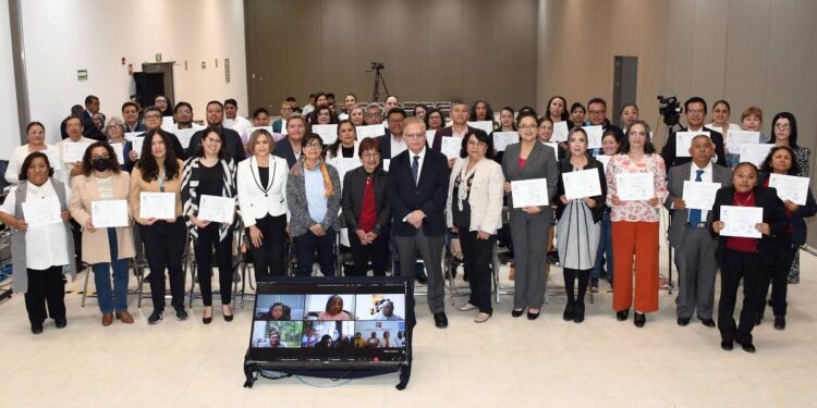 BUAP forma expertos en evaluación educativa