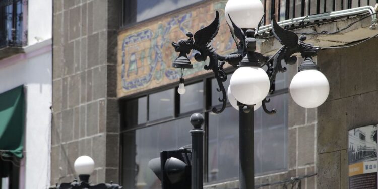 Ayuntamiento recibe 60 reportes al día por fallas de luz
