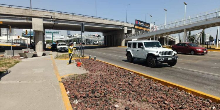 Dan inicio a mediciones para paso peatonal