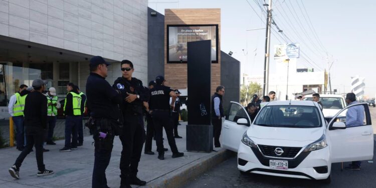 Mantienen operativo contra taxis piratas