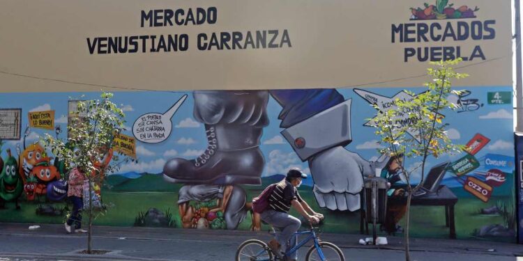 Gobierno estatal invertirá en mercados de la capital