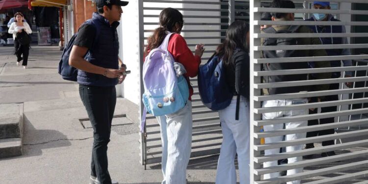 Levantan paro en Contaduría y Comunicación