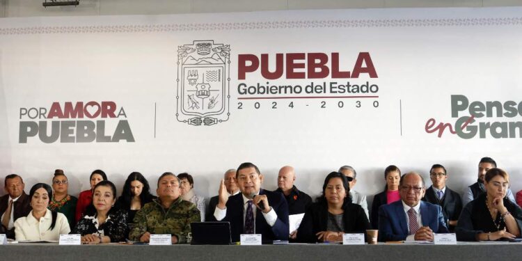 Alejandro Armenta ajusta su gabinete tras 100 días de gobierno