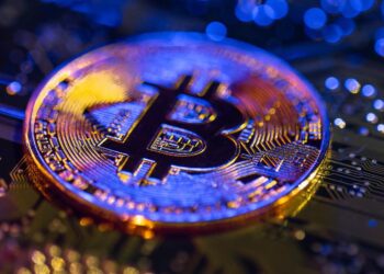 Detectan robo de energía de CFE por criptomonedas