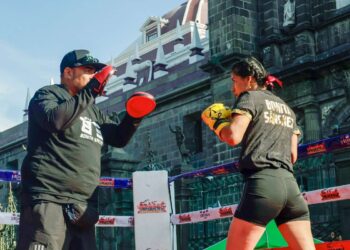 Zócalo de Puebla vibra con La Bonita Sánchez