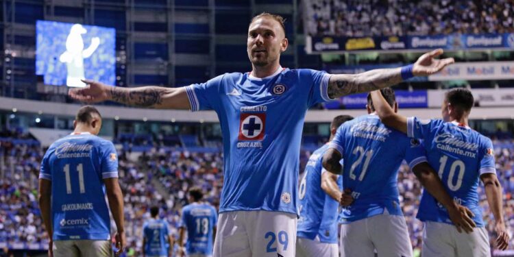Estadio Cuauhtémoc, posible casa de Cruz Azul
