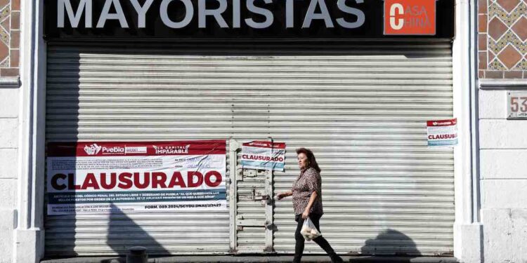 Tiendas chinas, en la mira; en operativo, cierran dos más