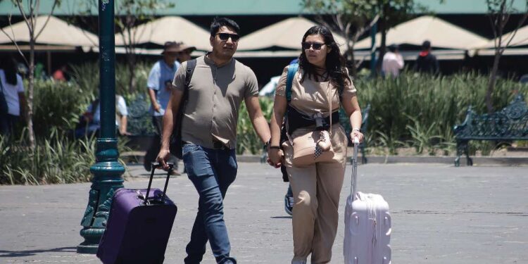 En Semana Santa, 762 mdp por turismo
