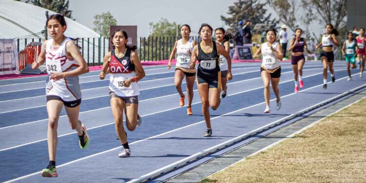 Brilla Puebla en justa de atletismo