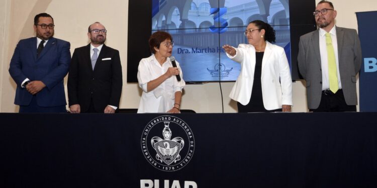 BUAP destaca labor de Preparatoria Zapata