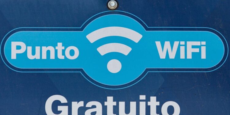 Gana Telmex, colocará mil puntos de wifi