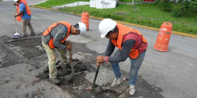 Puebla busca cubrir más de 200 mil baches