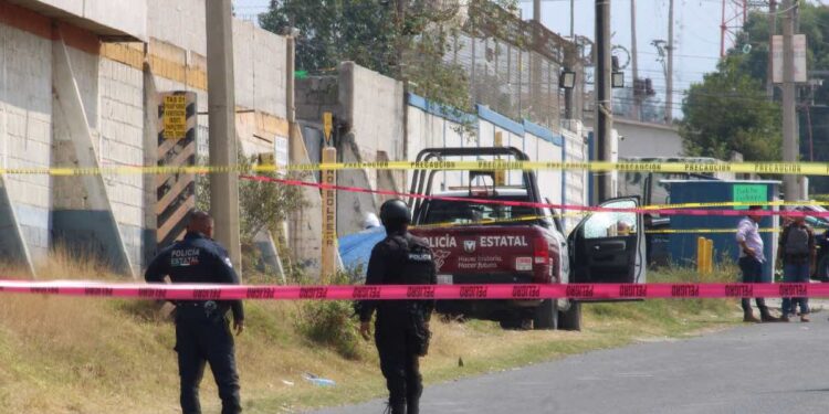 Casa y seguro para familias de policías caídos en Amozoc