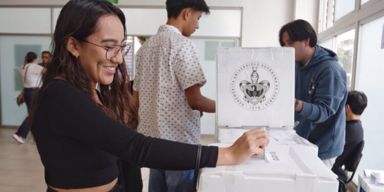 Renuevan Consejo Universitario BUAP