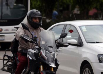 Armenta, a favor del casco con matrícula para motos