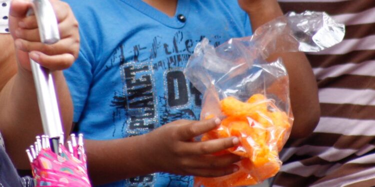 Tres de cada 10 niños, con obesidad