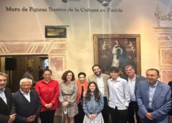 Reconocen legado artístico de Héctor Azar