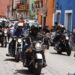 Avalan colocar distintivo en casco de motociclistas