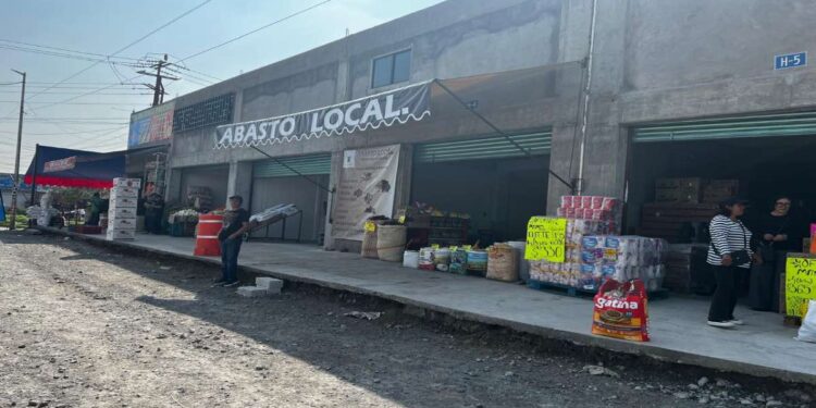 Pese a cercanía con ductos de Pemex, comerciantes se oponen a demolición