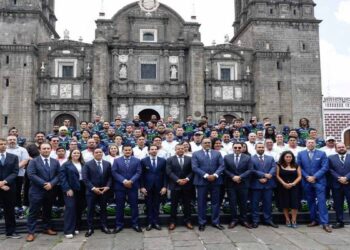 Toman foto oficial de Arcángeles en Catedral