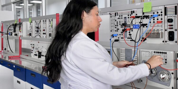 Ingenierías BUAP en CU2 forman en alta tecnología