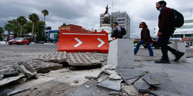 Contraloría investiga daños en Avenida Juárez